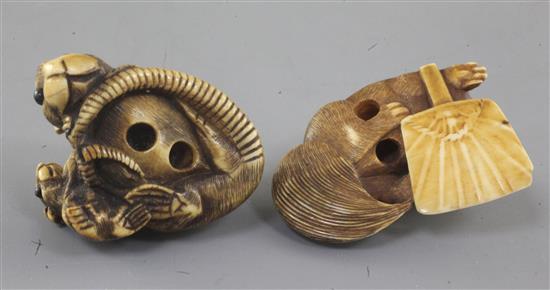 Two Japanese ivory netsuke, 19th century, 4.7cm, both slight damage